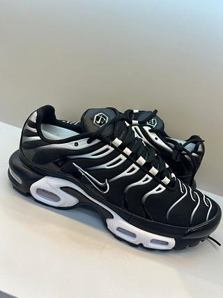 Nike tn preto