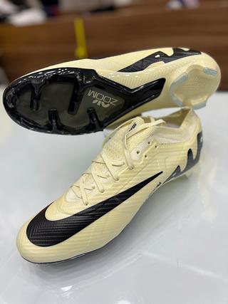 Chuteira Nike Amarela