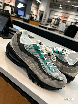 Nike 95 Cinzas verde claro