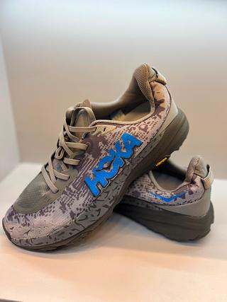 Tênis Hoka Speedgoat 6 one one cinzas azul