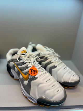 Tênis Nike TN Max Plus amarelo